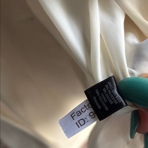 Express Elegant Cream Double-Breasted Women's pleated Wool Coat - Picture 3 of 6